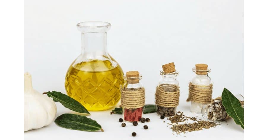 Mách Bạn Quy Trình Tạo Ra Nước Hoa Cực Kì Đơn Giản 7 Mua dầu nền