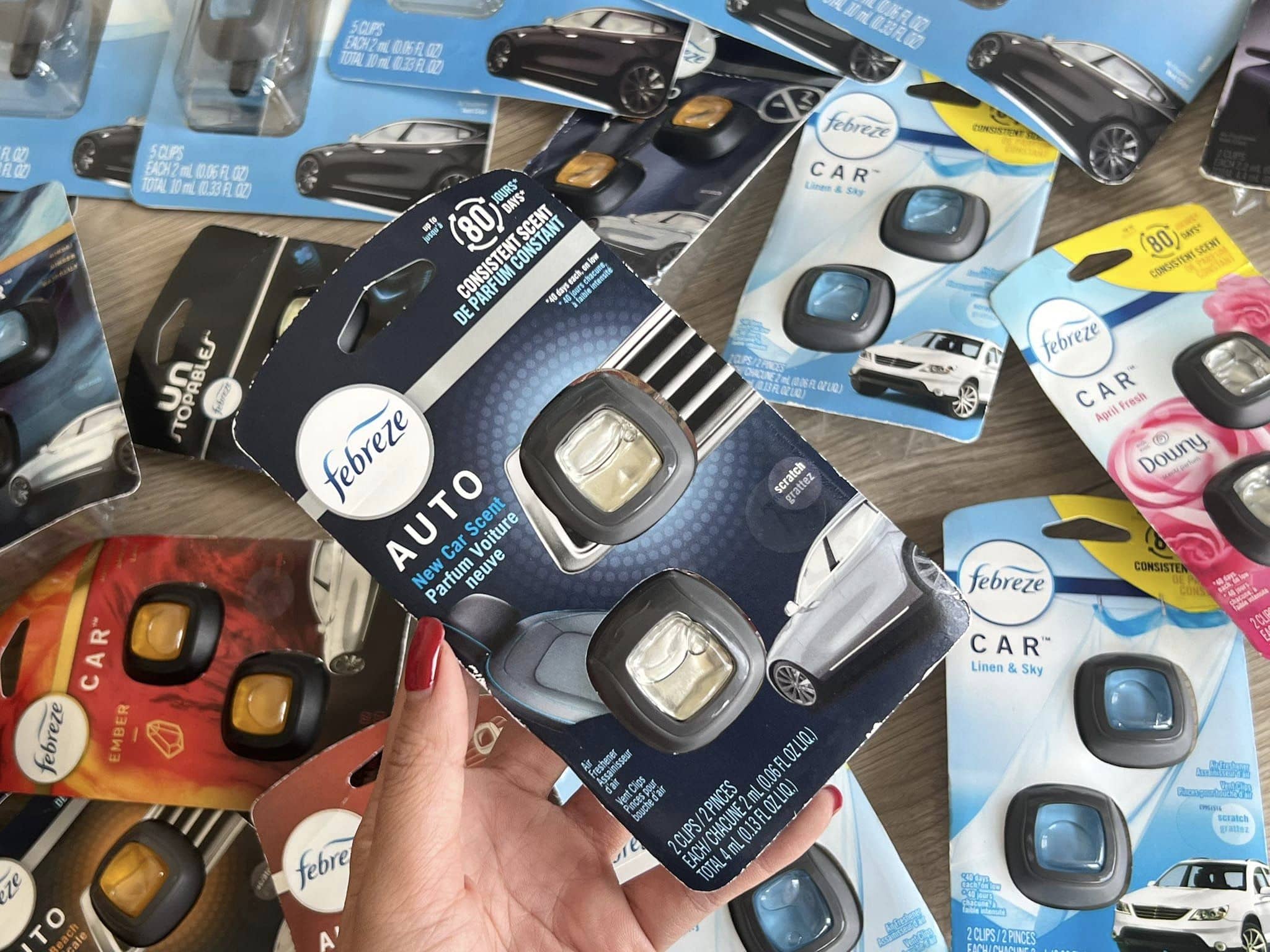 Set 2 nước hoa xe hơi Frebeze Mỹ thơm tự nhiên trắng Tân Phú