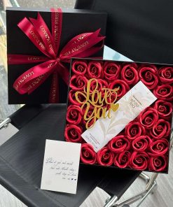 Hộp quà tặng nước hoa hoa hồng sáp đỏ sang trọng #V21002