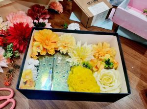 #BD2289 Hộp quà nước hoa sinh nhật mặt kính cho vợ