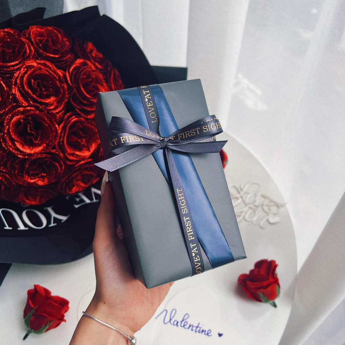 #QC2820 Hộp quà nước hoa Valentine xanh xám, xanh dương lãng mạn