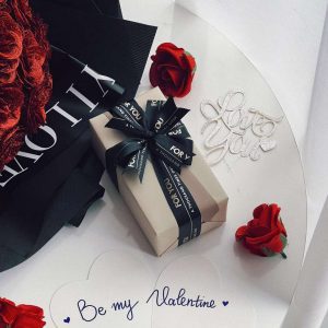 #QC2825 Hộp quà nước hoa Valentine carton nơ đen lãng mạn