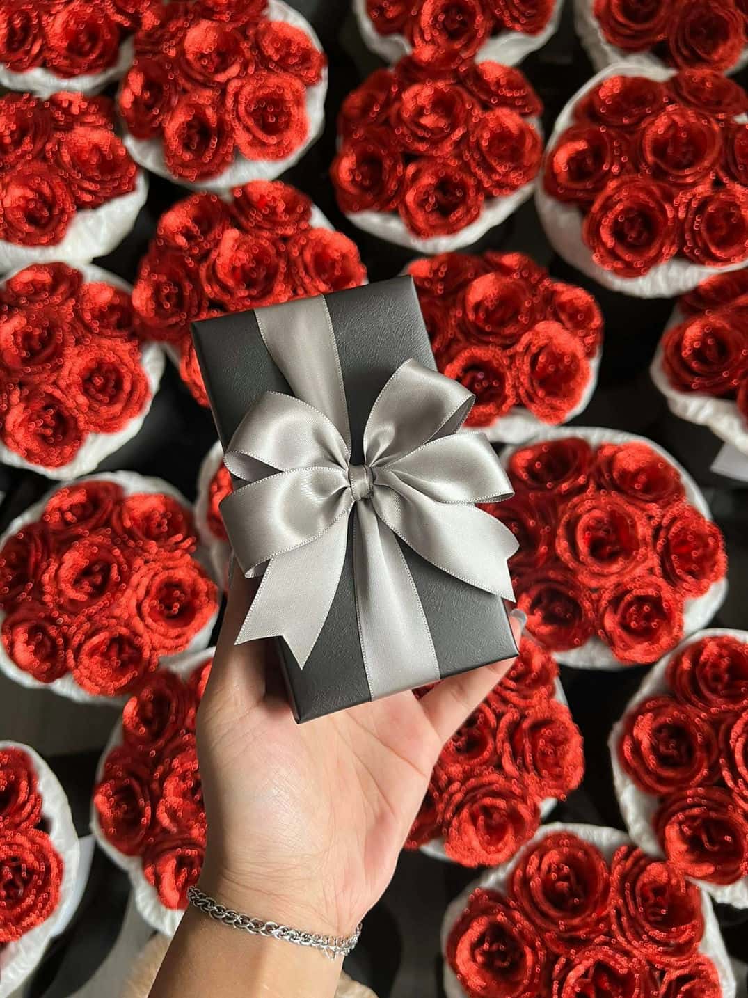 Gói quà tặng nước hoa nữ Valentine, 8-3 mẫu xám