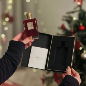 10 loại nước hoa nữ tặng sếp nữ 8/3 sang trọng, quý phái 9 Kilian Rolling In Love Eau de Parfum _ Quà tặng nước hoa 8_3 dành cho đối tác_ sếp nữ của bạn _ Tiến Perfume